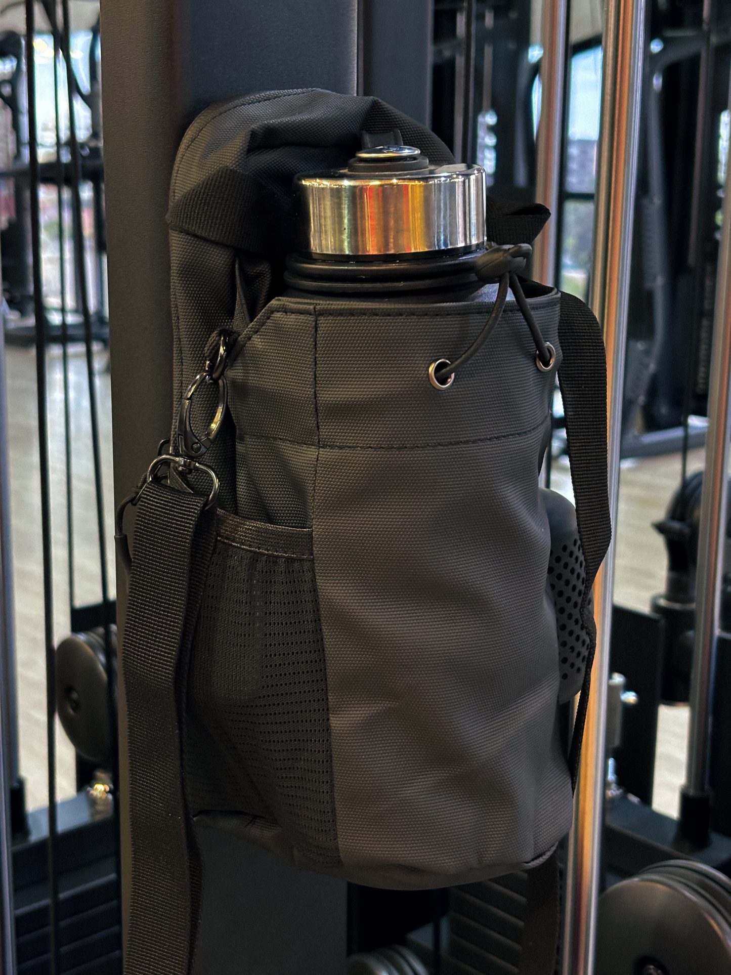Magnetic Bottle Holder - Your Bottle, Phone, and Keys, Always Within Reach + FREE TOWEL